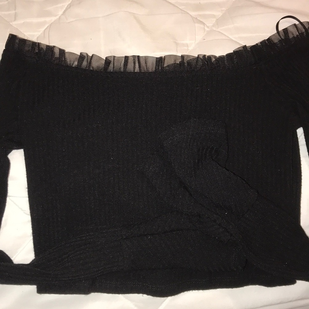 Long Sleeve Off The Shoulders Crop Top